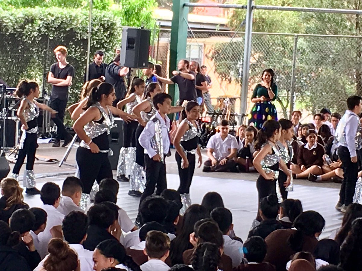 lili_jojic's tweet photo. Our Dazzlers doing us proud @FairvaleHigh’s yearly concert! Well done! @fairvaleps @SloggettGayle @graceolivera2 https://t.co/f97WTsONCO