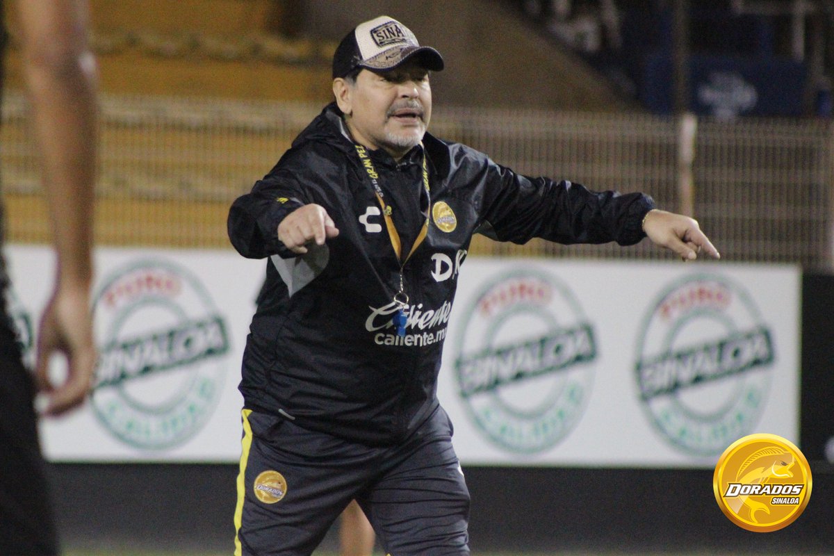 Maradona, en un entrenamiento del Dorados.