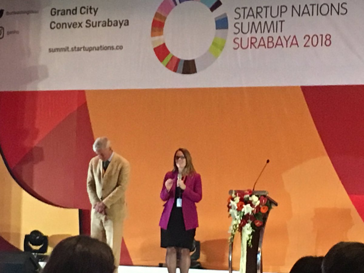 Great collaborations being celebrated at Startup Nation Summit: incubating startup incubators, sharing global best practice through GEN Accelerate and Frontier Incubators @unleashingideas @dfat_iXc @secondmuse @MillerSocent #FrontierIncubators #SurabayaSNS #startup #startupaus