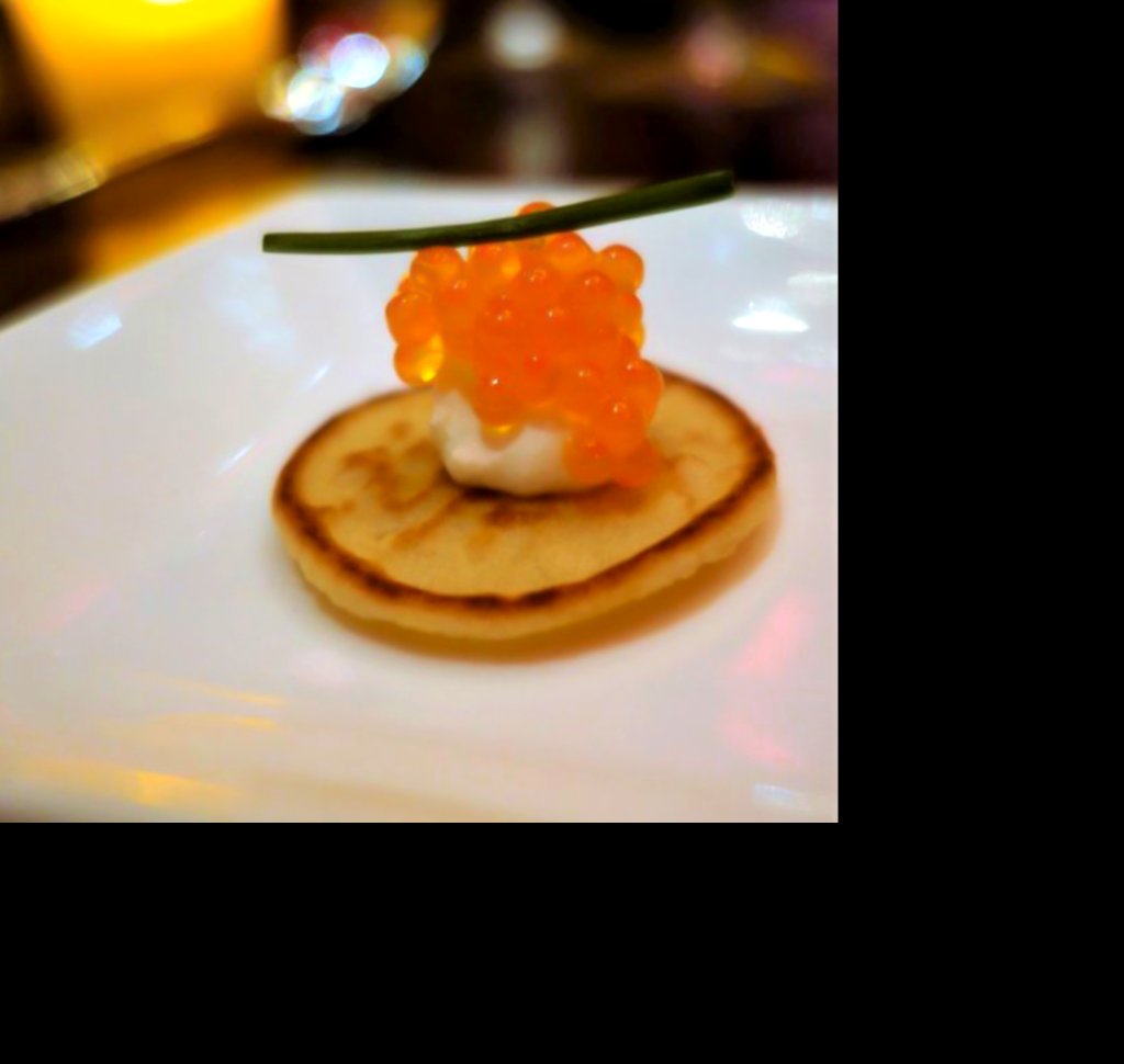 RedSquareLV's tweet photo. Caviar Dreams. 
Caviar Tasting // 5 types of caviar / blini / creme fraiche / chive
📸: endoedibles on Yelp

Dream with us: https://t.co/X4G80uDoiD https://t.co/1poOdLwQjm