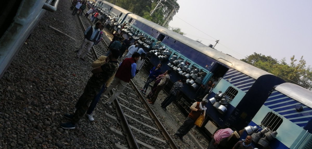 Tsumit6's tweet photo. @RailMinIndia needs to think on it.... https://t.co/C0jrOOh5da
