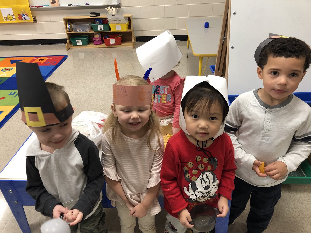 OVELEM's tweet photo. Thanksgiving feast with Mrs. Lex &amp; Mrs. Cross’ students 🦃 #thankful #TeamOakview @mrscrossOV https://t.co/QsV7hzDWOS