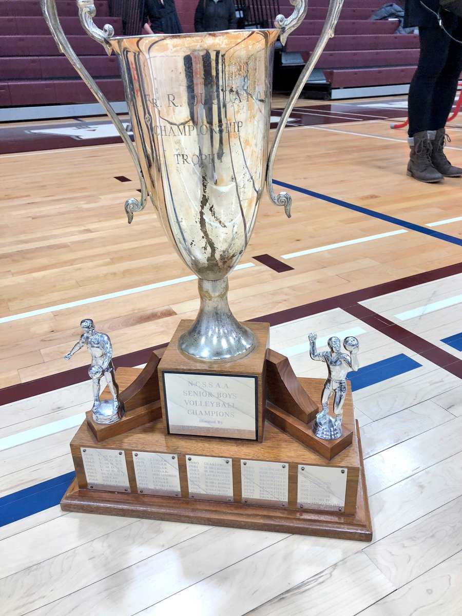 eomathletics's tweet photo. CONGRATULATIONS to the Sr Boys Volleyball Team. They’re off to OFSAA!!! #roadtoofsaa #LionsPride #eom https://t.co/H7xzS4Va42