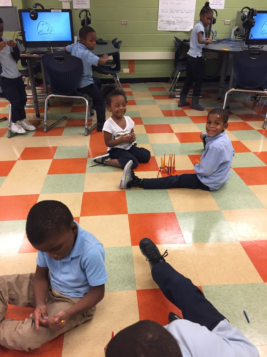 TaylorTeachr's tweet photo. #STEMhappenshere #younggiftedSTEMIST #theFutureofSTEM #chicagostories https://t.co/JBAzD2vG5t
