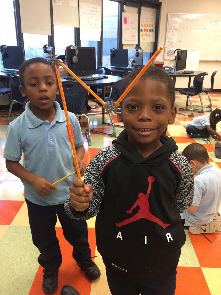 TaylorTeachr's tweet photo. #STEMhappenshere #younggiftedSTEMIST #theFutureofSTEM #chicagostories https://t.co/JBAzD2vG5t