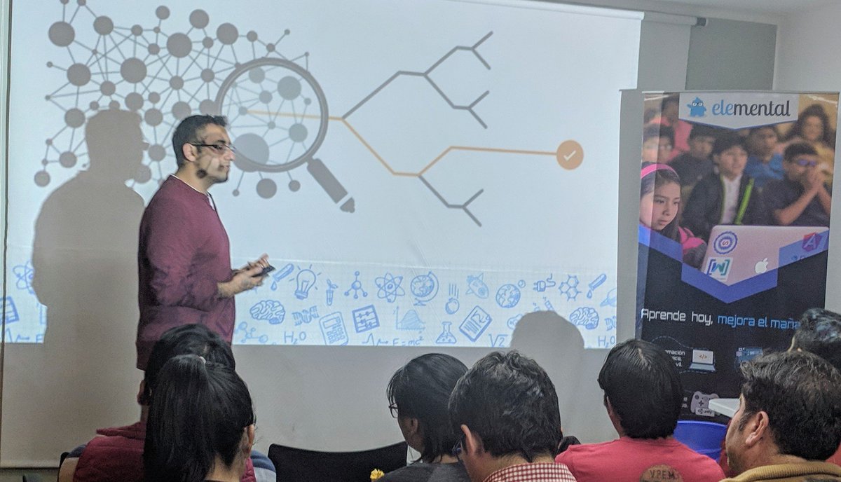 superbeto's tweet photo. a continuación @Andres_vasquezA explica los conceptos de la necesidad de #IoT y los beneficios que trae la conexión de dispositivos a Internet y la data que generan. #SWAILaPaz https://t.co/15RyrvgUGd