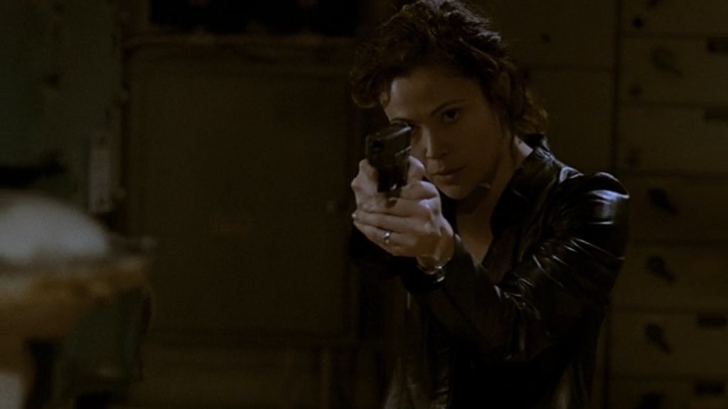 Starg8rocks's tweet photo. “This virus gets out, you die. Just like everyone else.”
Michelle being a freaking badass! 🙌🏻 #24Fox #24Rewatch #24Season3 #MichelleDessler #ReikoAylesworth https://t.co/kM3xsMCdp4