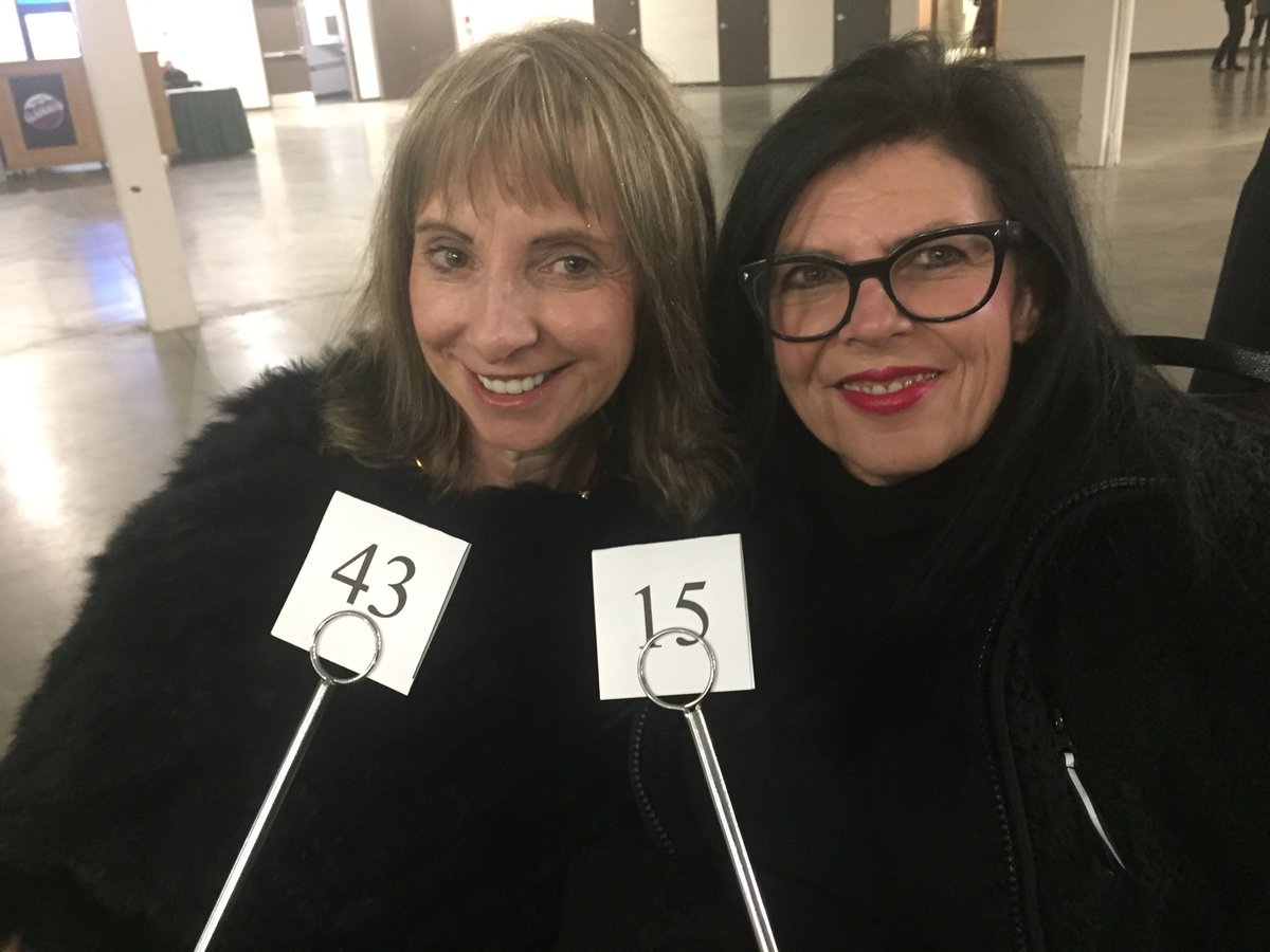 MrChauvet's tweet photo. 2 Young Medicine Hat Gals moved here to be teachers!! #RecNight2018 https://t.co/6of4CNdKVu