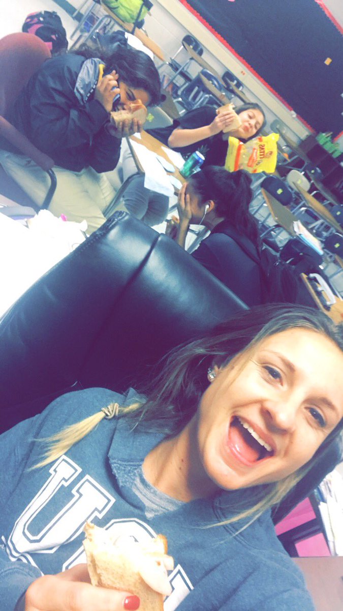 MsStaton727's tweet photo. Having a little early thanksgiving dinner with some of my athletes who also happen to amazing helpers with my classroom when weβre off the courtπππ #muchdeserved #theykeepmesane https://t.co/lgTxzYQpoX