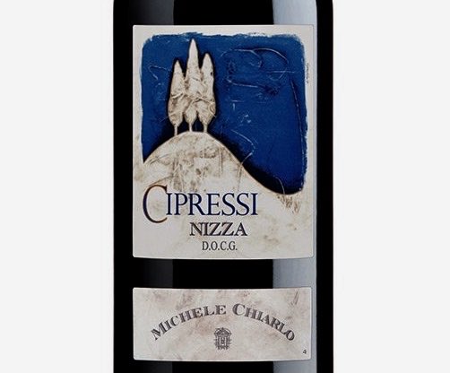 WineNewsIt's tweet photo. Il piemontese #Cipressi 2015 Docg #Nizza #Chiarlo è n. 1 in #Top100 #Wine2018 @WineEnthusiast, che piazza 17 vini #Italia in speciale classifica. Kerin O’Keefe, #ItalianEditor: riconoscimento a #vino #eccellente e #ruolo #MicheleChiarlo in #valorizzazione #Barbera e #docg #Nizza https://t.co/LldyI59t93