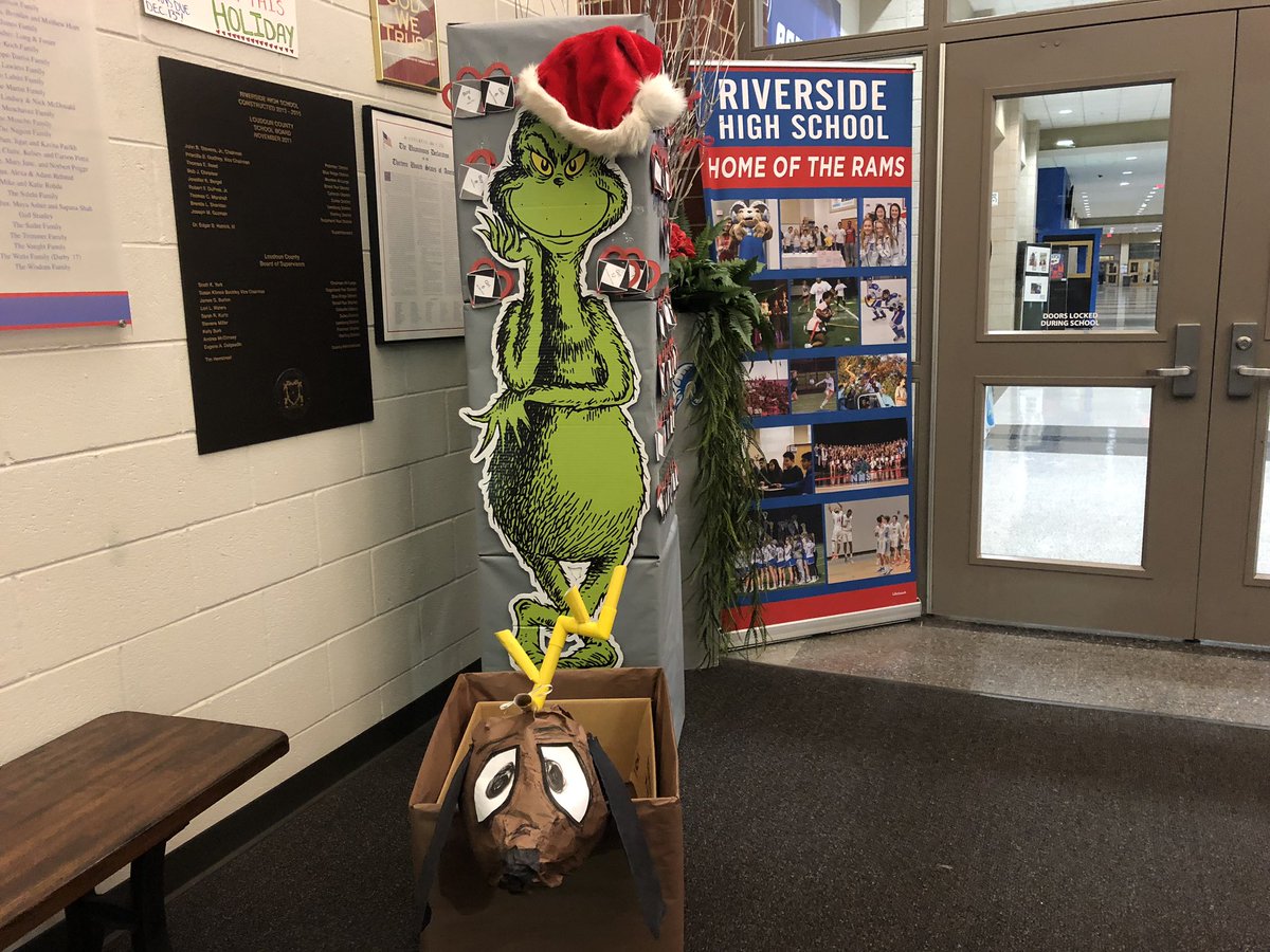 RVHS_ToyDrive's tweet photo. Make sure to pick up a “❤️” in the front lobby tomorrow!! All toys due December 13th!!! 🎁✨ https://t.co/I6bJFqwmBe