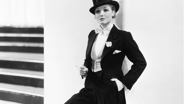 Kadınlar ve Smokin Modası

bit.ly/2DDR9R3