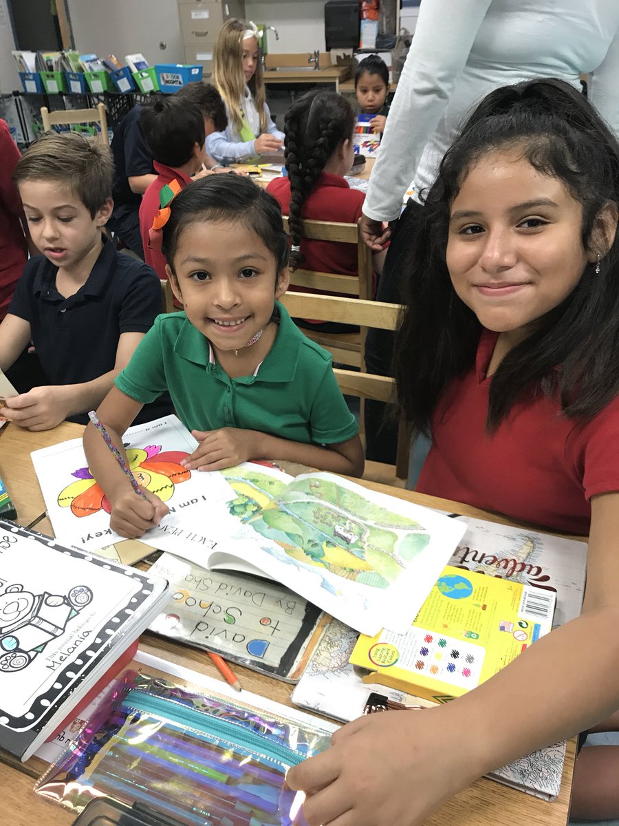 keenabout3rd's tweet photo. First and fifth grade buddies disguising turkeys so they don’t get eaten for Thanksgiving! #turkeytrouble @SouthOliveTiger https://t.co/voZMRPLGNL