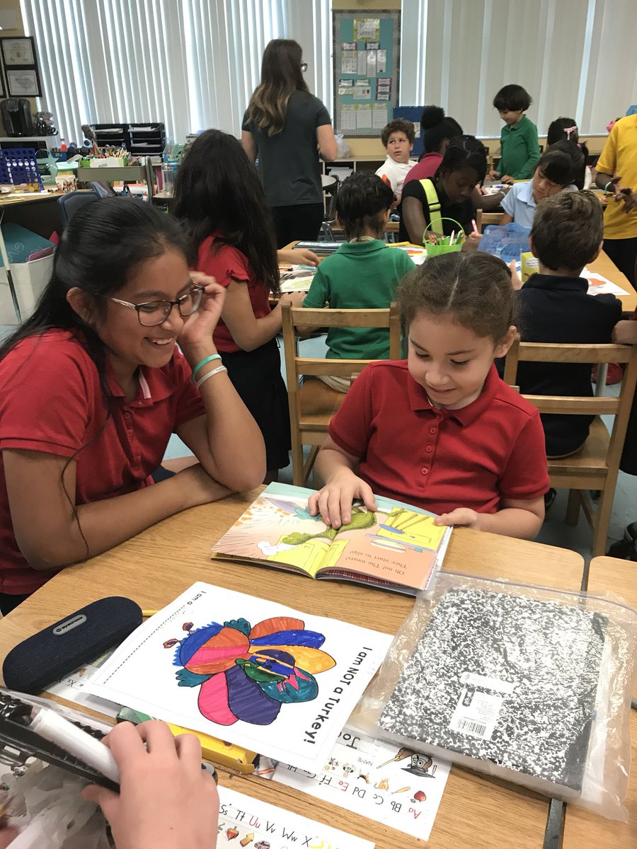 keenabout3rd's tweet photo. First and fifth grade buddies disguising turkeys so they don’t get eaten for Thanksgiving! #turkeytrouble @SouthOliveTiger https://t.co/voZMRPLGNL