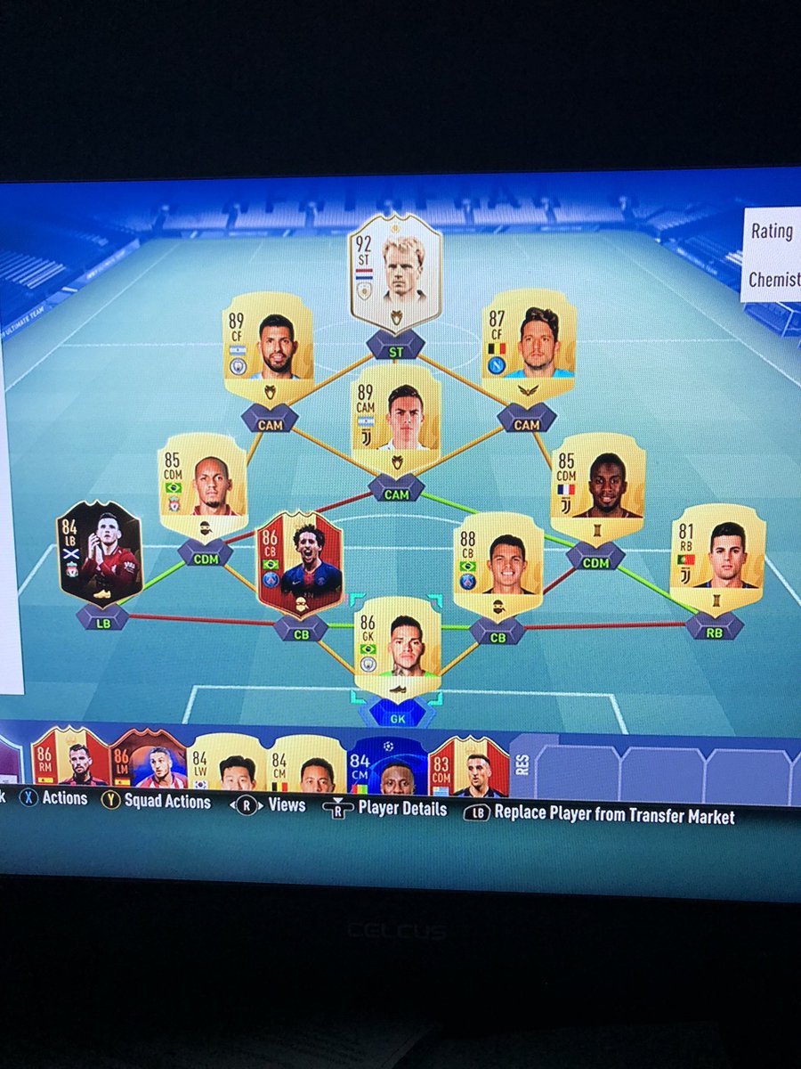 Santan_Dav's tweet photo. Average at best Fut champs team https://t.co/YeYvUBaVmV