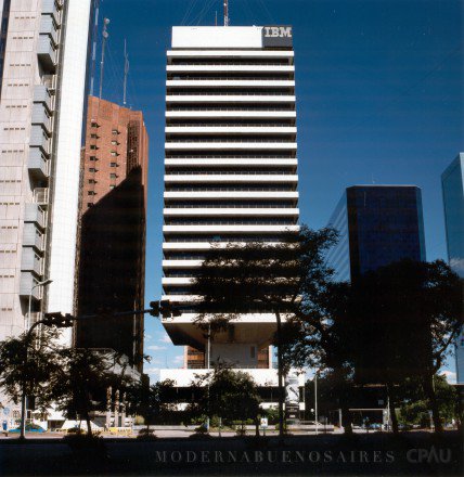 ZonArquitectur's tweet photo. #JuevesDeArquitectura y semana aniversario de vida del arquitecto Mario Roberto Álvarez. 14 de noviembre de 1913 - 5 de noviembre de 2011.
Edificio IBM, Buenos Aires, Argentina. 1979-1983 #TeCreesModerno? #fotografías Moderna Buenos Aires. Acuarela Alex Sahores. https://t.co/vvP6A2txL6
