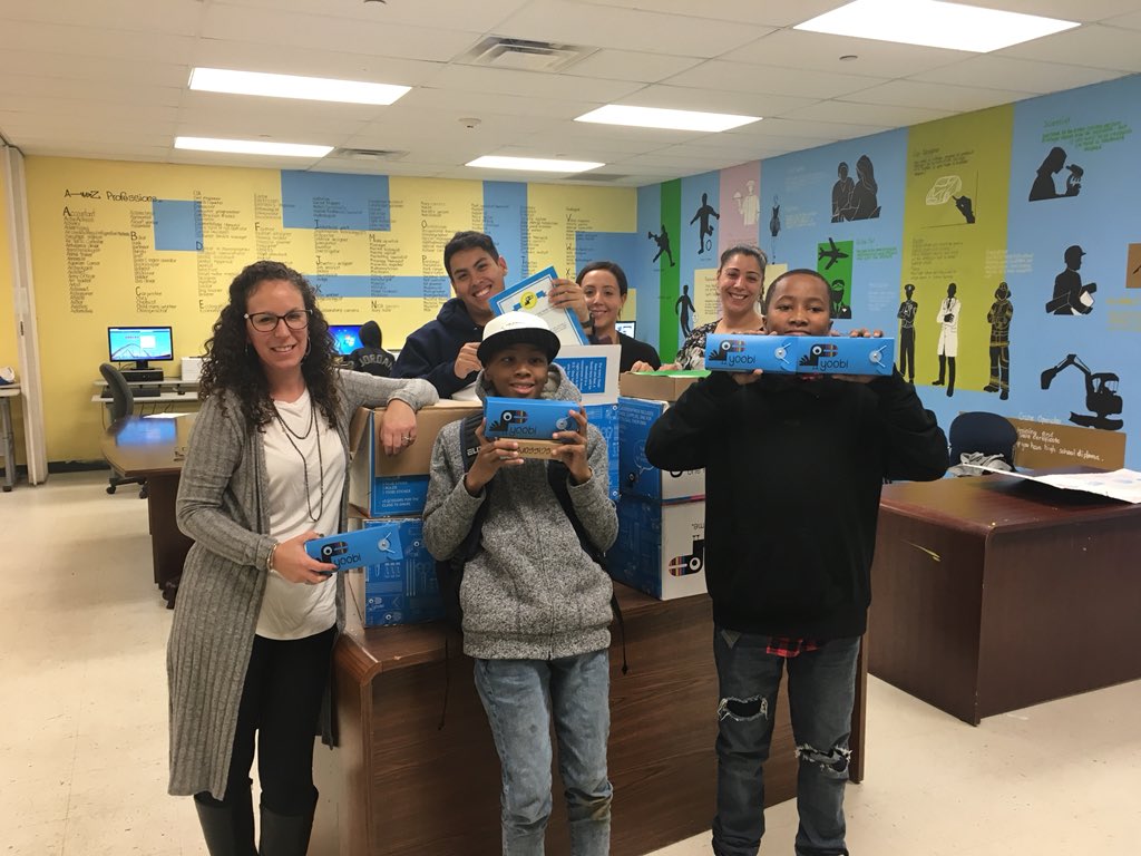 Alanna1206's tweet photo. Delivered 240 #Yoobi boxes to the TRI-CYA today from #nationalgrid Making sure children have what they need to be successful in school and build a love for learning #GridCares #SchoolRules #EmpoweringOurFuture 🙌🏻✏️📚🖍 https://t.co/PnS0tbb4dX