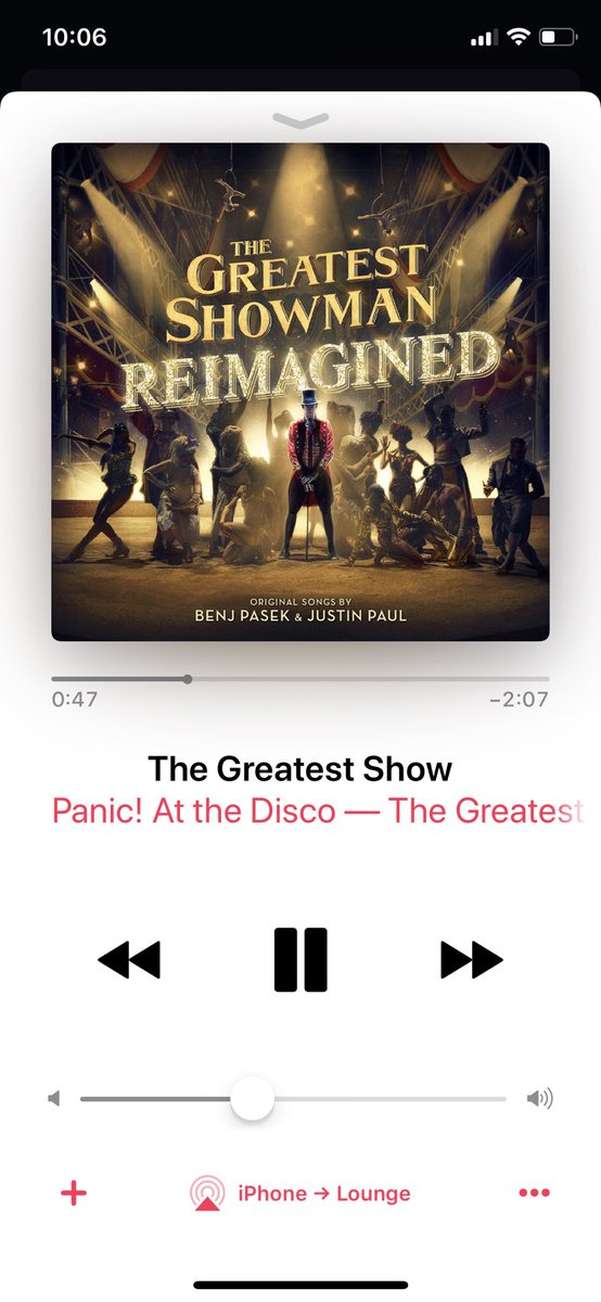 Smallzy's tweet photo. No judgement.. but ⁦@brendonurie⁩ is smashing this! https://t.co/2dmN6Rxhfp