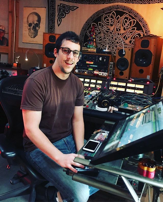 KingsizeSndLabs's tweet image. End of an era! The best! 👏🏼🎉🤴 @brianrosemeyer #workforhire ift.tt/2DnKLMG