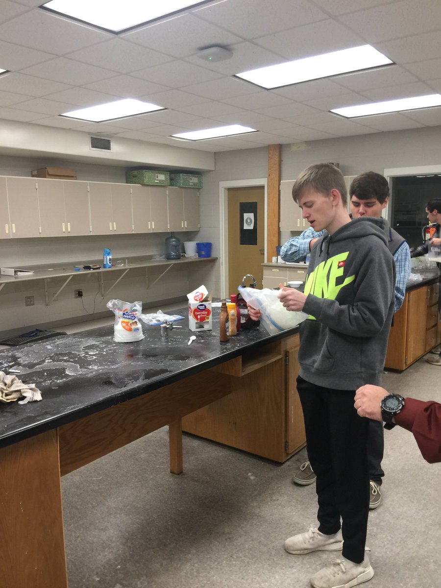4amcculloch's tweet photo. Ice cream lab in physics today! Thanks for letting me in on the fun! #golions #sciencerules https://t.co/BuJFaPqwnA