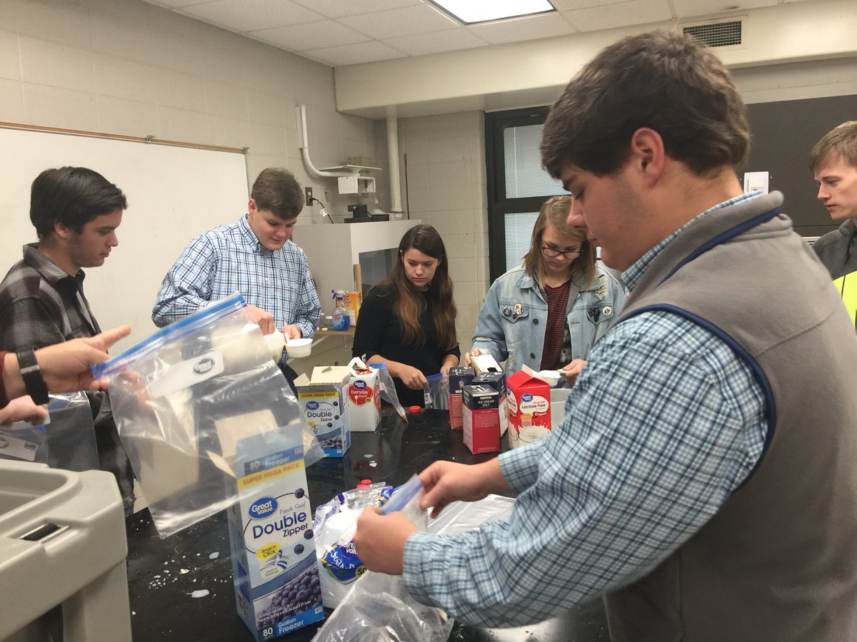 4amcculloch's tweet photo. Ice cream lab in physics today! Thanks for letting me in on the fun! #golions #sciencerules https://t.co/BuJFaPqwnA