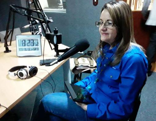 radiofeyalegria's tweet photo. Trina Carmona, presidenta de la Avec: "Hay unos recursos que no están llegando. Hay otros compromisos que tampoco han llegado a tiempo y eso nos tiene preocupados porque el pago del personal no ha llegado a tiempo" https://t.co/qdKhrNViTk https://t.co/fKmfebwfiB
