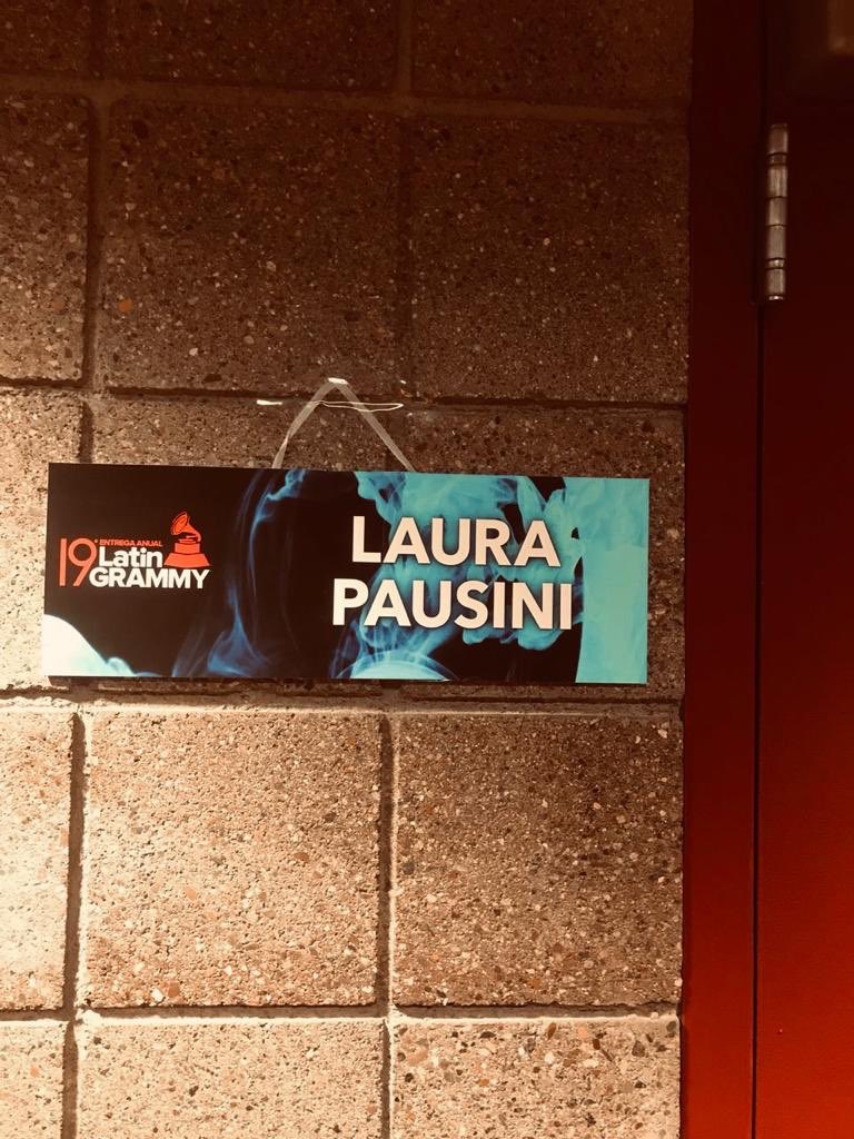 LauraPausini's tweet photo. Siamo quasi pronti!!
Almost Ready!!
Muy bien, estamos casi listos!!
@LatinGRAMMYs #LatinGrammy https://t.co/crnQnfadsf