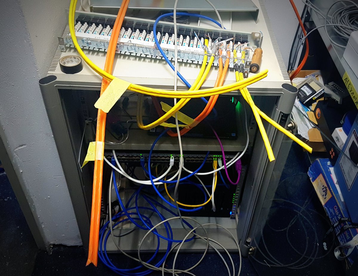 MasterclassRuhr's tweet photo. Ramping up Hardware specs for #FutureLab Ruhr #VR Workshops! https://t.co/AVT2exQ8dl