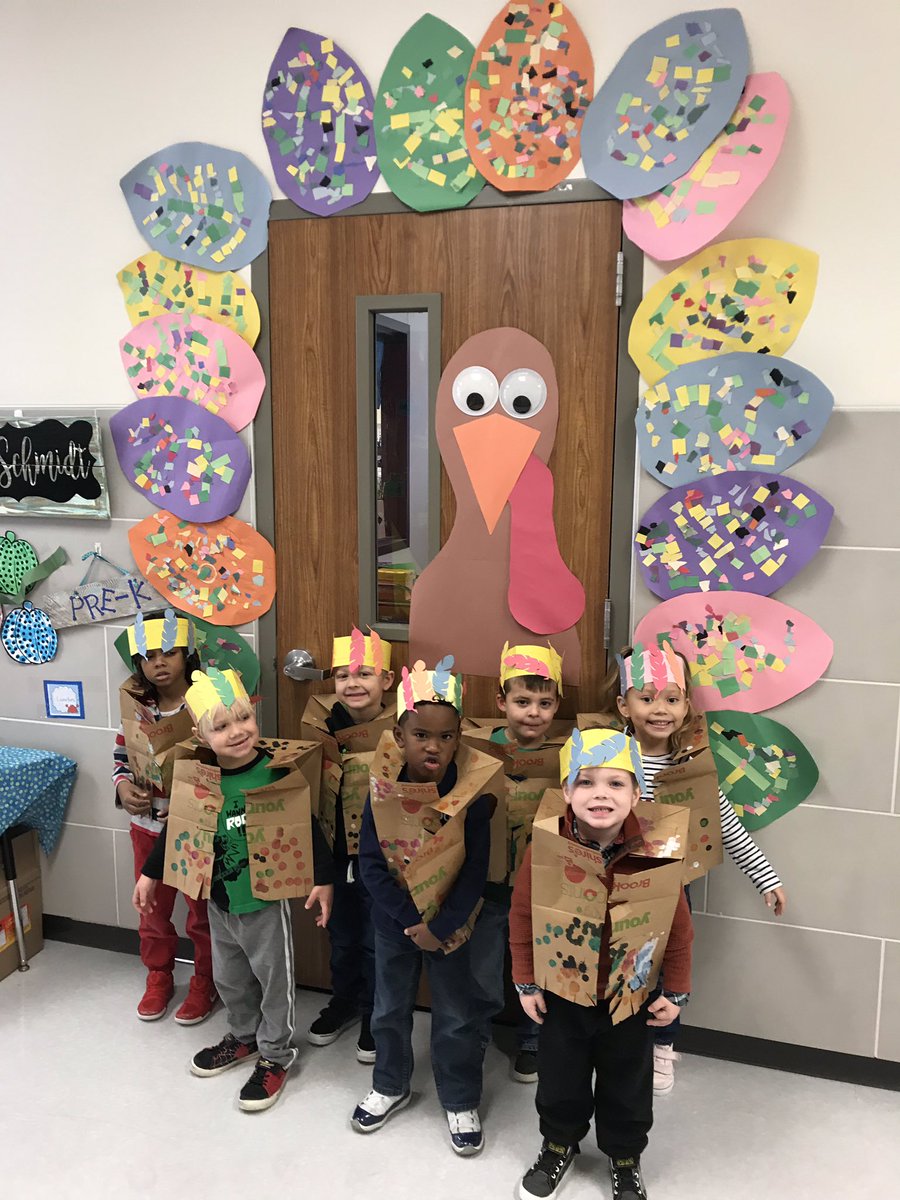 SchmidtShannan's tweet photo. Thanksgiving feast for PreK and PPCD  #misdPROUD #baxterprek https://t.co/RUb4PuZbhg