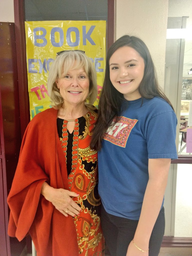 MrCopelandhist's tweet photo. So great to have @NISDMarshall Class of '74 @CarolHarle1 &amp; Class of '19 @natpelegreen meet and begin working together!  #ThisIsNorthside #ThisIsMarshall 🐏Fam https://t.co/dllI6HaZpI