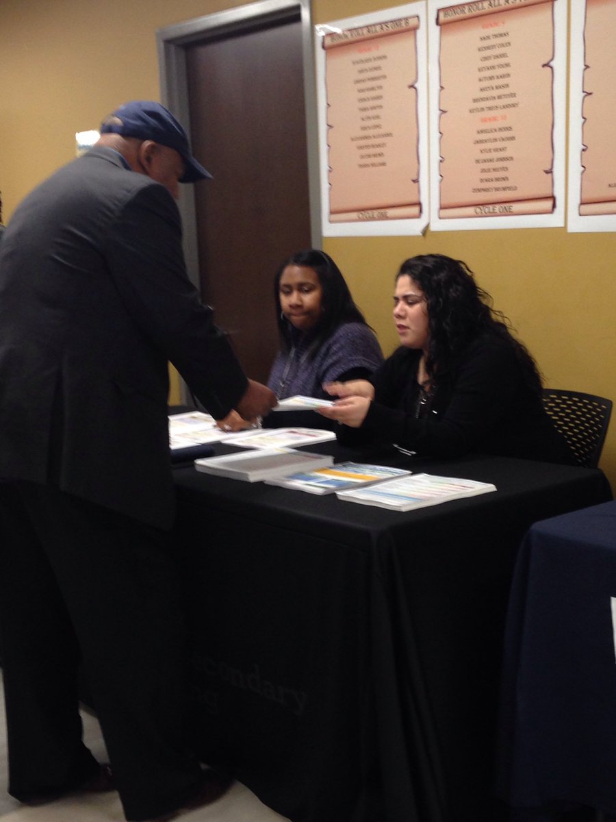 Parent University at Yates HS is underway! ⁦⁦<a href="/HISD_Advanced/">HISD Advanced Academics</a>⁩