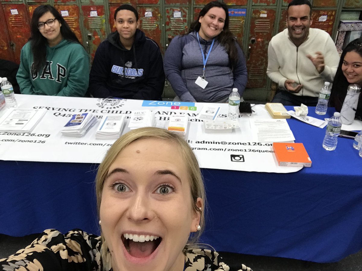 Dylan_YAS_LIC's tweet photo. Don’t let the weather scare you away! ❄️ Stop by the Mini High School Fair @Is126Q ! We’re here with our student panel representing #LICHS !
 @Zone126Queens @mbmakabali https://t.co/xDVzi7aCXY