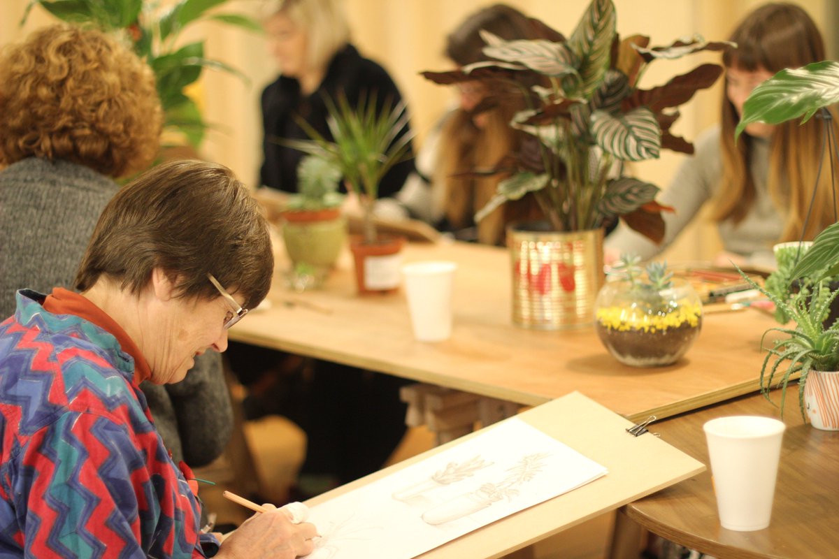 ScrawnySparrow's tweet photo. Reminder! @NotSoStill_Life Cabinet of Curiosities 💀🐚🥚drawing class bringing together older &amp; younger people Hackney to help combat loneliness is THIS SAT 17 Nov, 11am-1pm. £3 for 65+/£6.50 inc drawing materials &amp; ☕🍪. Book: https://t.co/3PyoIorkOY /pay in cash on day ✏️ https://t.co/SroBxdrg3G