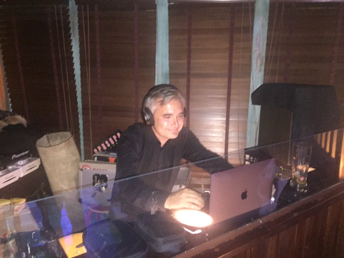 ericromestant's tweet photo. 1Kubator lance K-one la radio des startups, avec Alexandre Fourtoy Pdg d’@1kubator aux platines. https://t.co/Cvzh0F5MiR #startups #radiostation #innovation https://t.co/fgzQpGpxjy