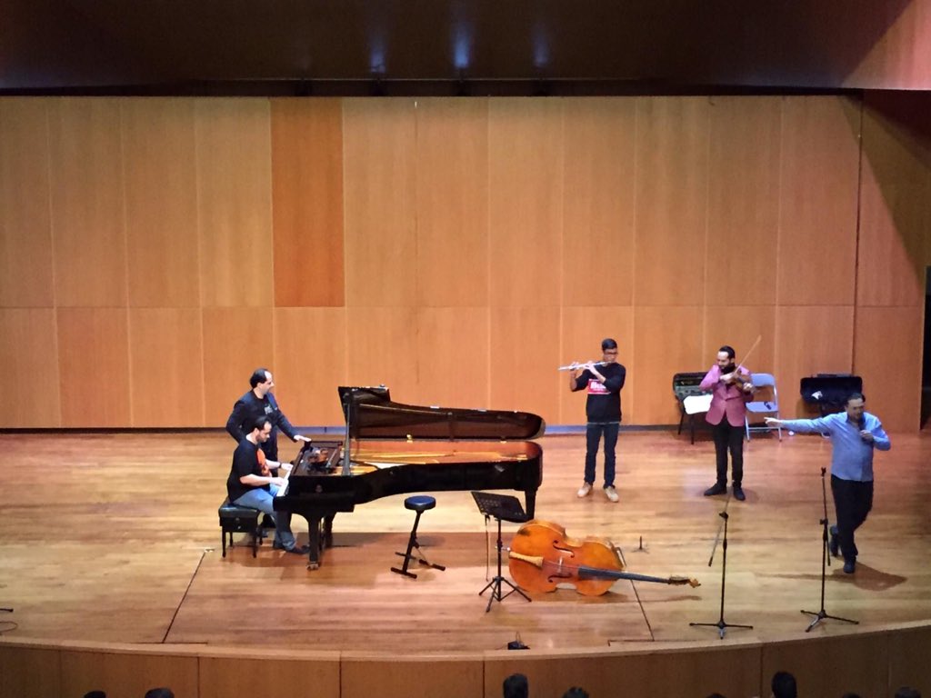 CPMLPGC's tweet photo. Hoy hemos tenido la suerte de que nos visitara el grupo Janoska, una tarde de aprendizaje y disfrute... un SUPERGRUPAZO que nos ha hecho pasar una tarde diferente y súper divertida!
#canariasmusicaotoño #cpmlpgc #janoskaenelconser https://t.co/EFpDtoT4yf