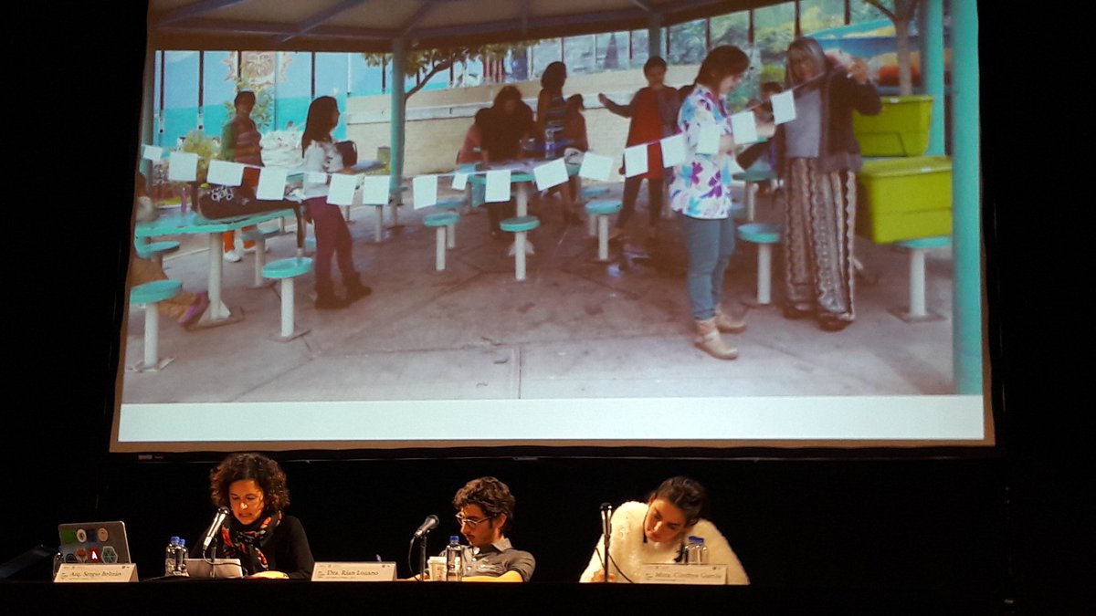 cenartmx's tweet photo. Rían Lozano nos habla de 'Mujeres en espiral', una plataforma de trabajo con mujeres presas de Santa Martha. ¿Cuál es el lugar de los cuerpos otros en el enjambre social? #EncuentroACT 👾 https://t.co/5dpB1cS9CN