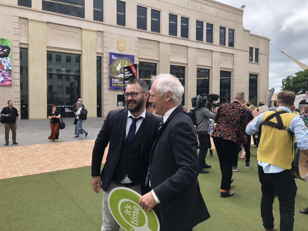 Great solidarity and passion at the community rally of over 1000+ today in support of <a href="/NZEICampaigns/">NZEI Campaigns</a> teachers and principles that are on strike today! Come on <a href="/chrishipkins/">Chris Hipkins</a>  #ItsTimeNZEI