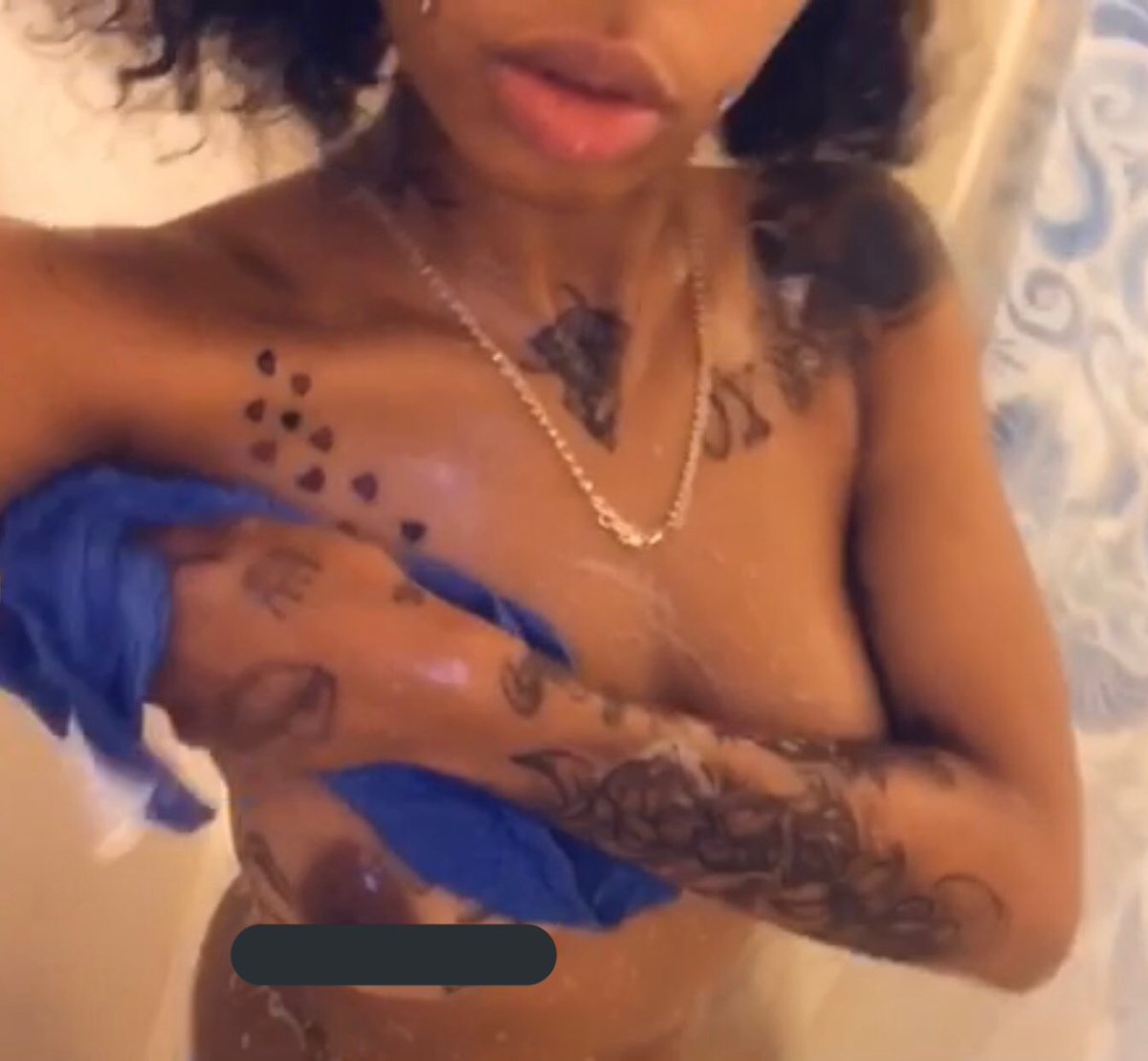 mistressc19's tweet photo. #sellingnudes #cocktribute #cockslut #cockslave #nude #videos #kik #DM #cock #sellingvideos #selling #findom #paypiggieswanted #finsub #ebonygoddess #cashmistress 
Selling nudes , DM me serious inquires 
Kik : hotmommas93 https://t.co/dfCNjxTj7z