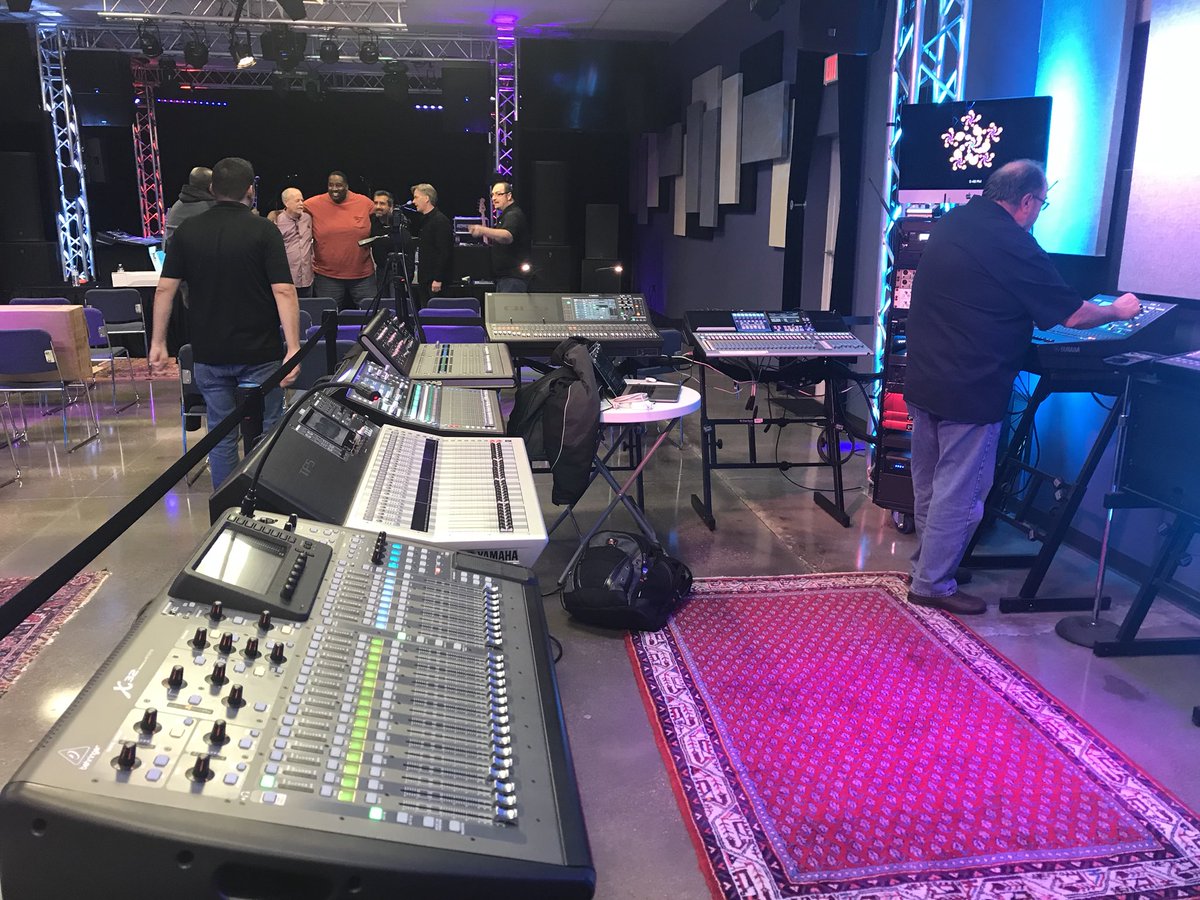 KingtenStudios's tweet photo. Another shot from the #Presonus Live Sound conference. Cutting edge sound technology!! #audiogear #soundboard #mixer #gearheads #audioengineer #audioprofessionals https://t.co/UitxcRN7ss