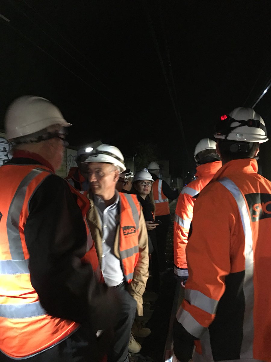 DurandValrie2's tweet photo. Tournée sur le #train usine qui modernise la voie#ferrée entre Nîmes et Montpellier / découverte des #élus @GibelinLuc @Saurel_P https://t.co/O4hfuKjUFr
