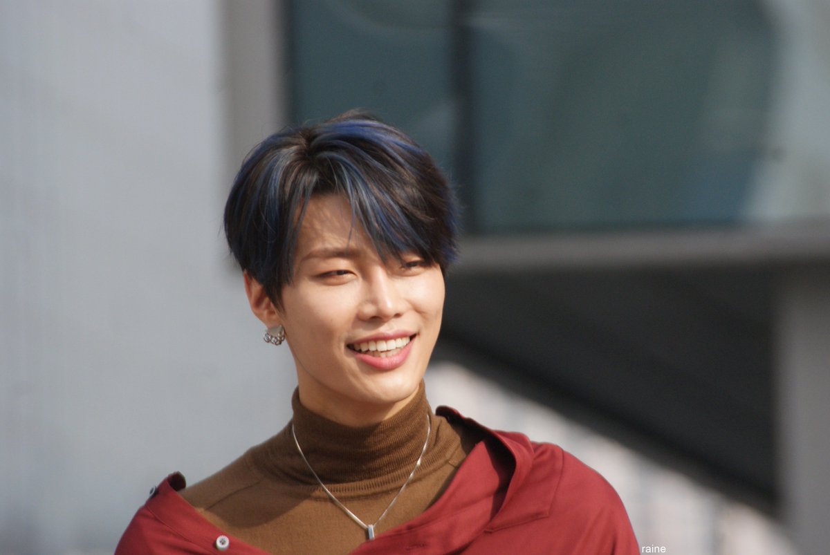 rainedictator's tweet photo. #핫샷 #HOTSHOT #준혁 15/11/18 https://t.co/rlOui7jX40