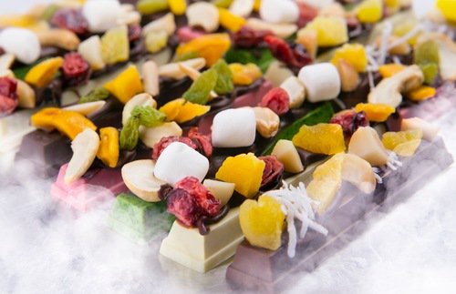 Frommers's tweet photo. Live out your Willy Wonka dreams by personalizing your #KitKat in #Japan | https://t.co/2Bb2vN0mh8 | #chocolatory https://t.co/melftrEw9H