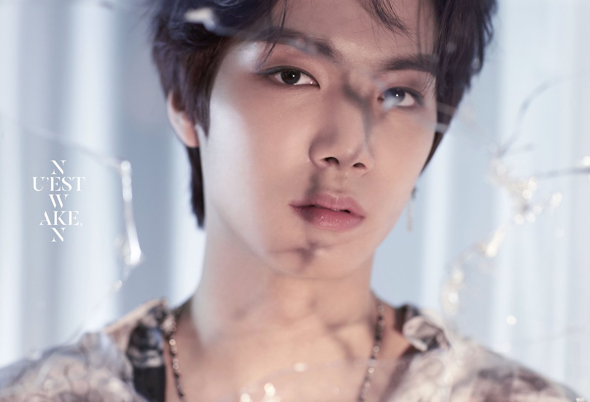 goldenpiece_'s tweet photo. 🙊🙈 This is legitttt... CRACK Version is legitttt. My morning is so beautiful #WAKE_N #CRACK #CRACKVERSION #NUEST_W https://t.co/wF18oEvMsJ