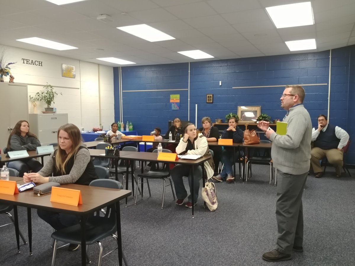 FCS_DPAC's tweet image. So grateful for our parents who serve on our DPAC council. You are awesome!! Our guest tonight was our fabulous AIG Coordinator, Danney Dailey! @danneydailey @FCSHawthorne @karidupreefcs