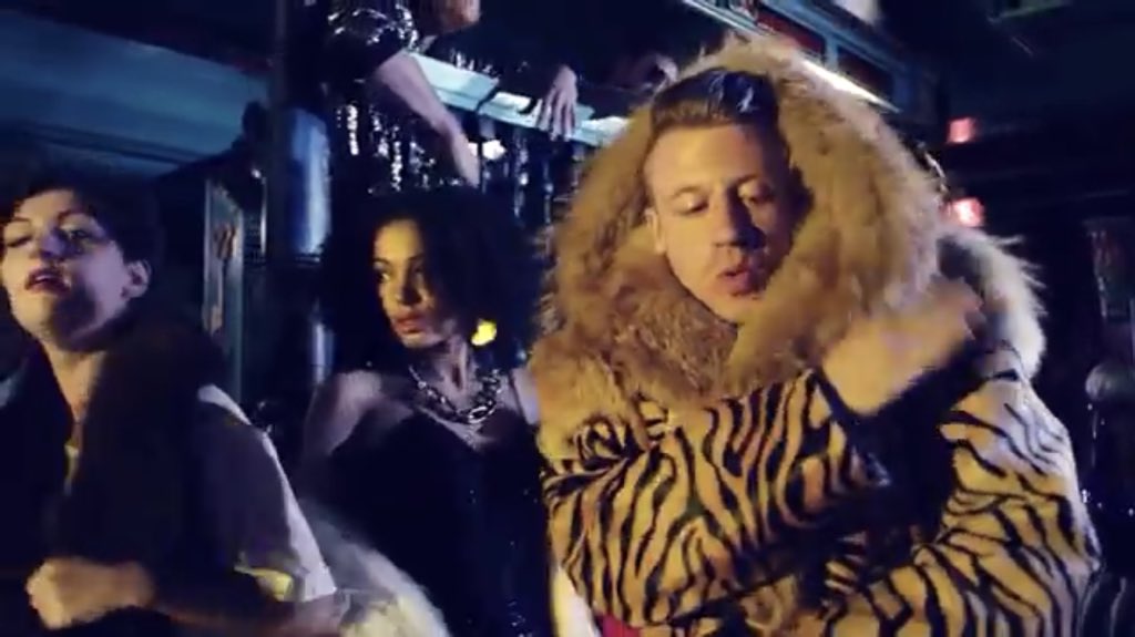 Bosler_Aus's tweet photo. @SantaInc @Ocasio2018 "Hill staffer sent me this pic of Ocasio-Cortez they took just now. I’ll tell you something: that jacket and coat don’t look like a girl who struggles." @macklemore “Is that your grandma’s coat?!” #thriftshop #onlygot$20inmypocket https://t.co/Mu3ENPblWI