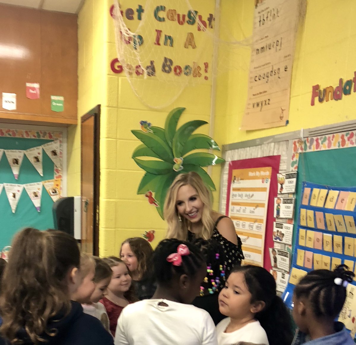 Ms_Sabo1's tweet photo. Thanks to @thejessiechris for a fantastic assembly and classroom visit!  We love your music, book and anti-bullying message @SunnybraeEleme1 @WeAreHTSD https://t.co/ibJ939D51T