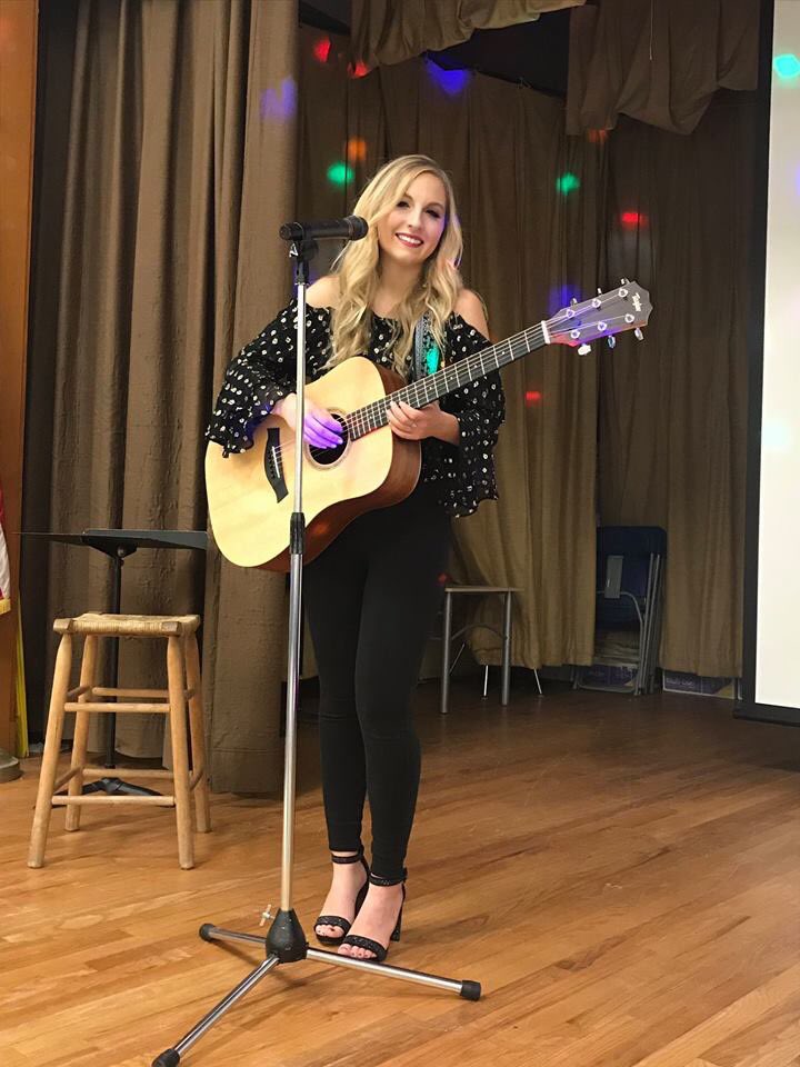 Ms_Sabo1's tweet photo. Thanks to @thejessiechris for a fantastic assembly and classroom visit!  We love your music, book and anti-bullying message @SunnybraeEleme1 @WeAreHTSD https://t.co/ibJ939D51T