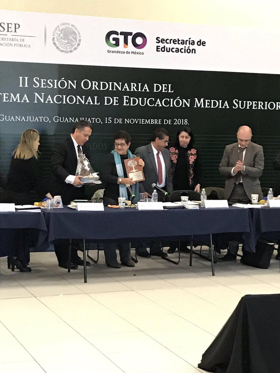 luisenmad's tweet photo. El SINEMS y el @gobiernogto reconocieron la trayectoria de la Subsecretaria @Sylvia_OrtegaS y su papel al frente de la SEMS ¡enhorabuena! https://t.co/Ip1HpTv79K