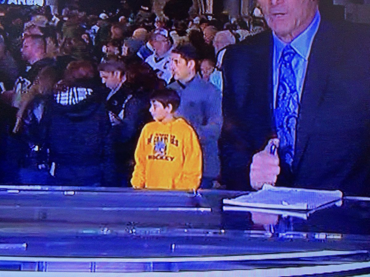 erindwalker's tweet photo. Look who I saw! @BrianKalanish https://t.co/0eOuagQaCb