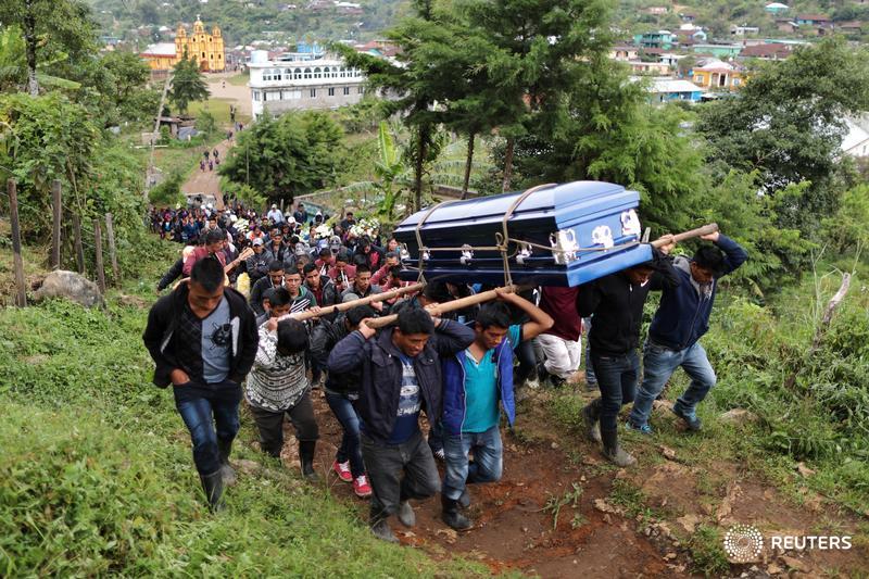 Misael Paiz, a Guatemalan migrant, tried to make his way through one of the deadliest crossings in the Arizona desert in September. Reuters retraces his journey and a desperate attempt by the U.S. Border Patrol agency to rescue him: https://tmsnrt.rs/2DGetxk 📷 @lucy_nicholson